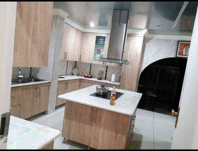 4 BEDROOM HOUSE FOR SALE IN THREE RIVERS EAST